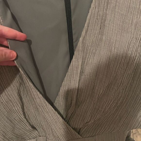 Keepsake jumpsuit with flutter sleeves in a textured gray fabric, size Small - Picture 6 of 14